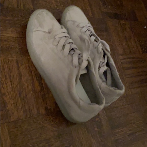 Comfortable shoes! - Picture 2 of 2